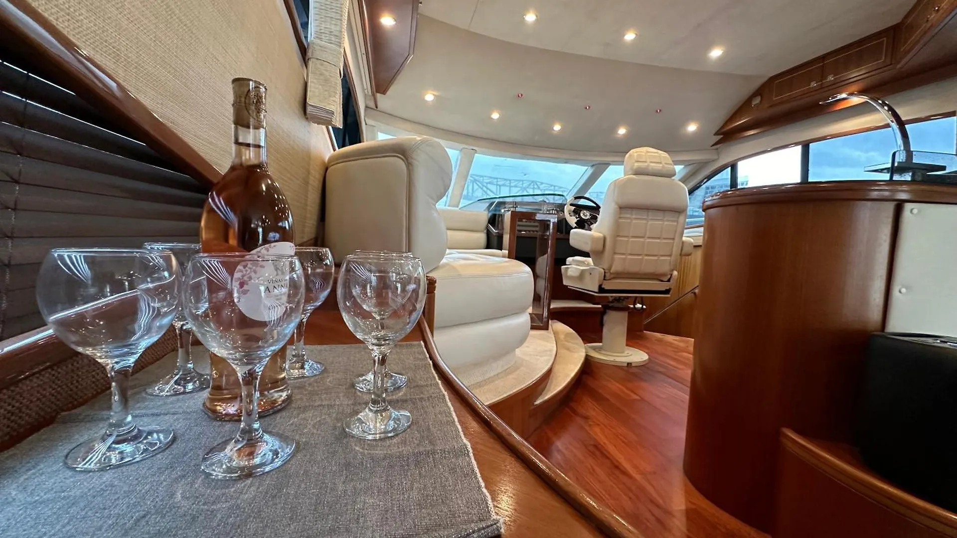 Yacht Pegasus II Hotel Barcelona 0*,